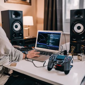 Composição musical para games, Carreira em música para videogames
