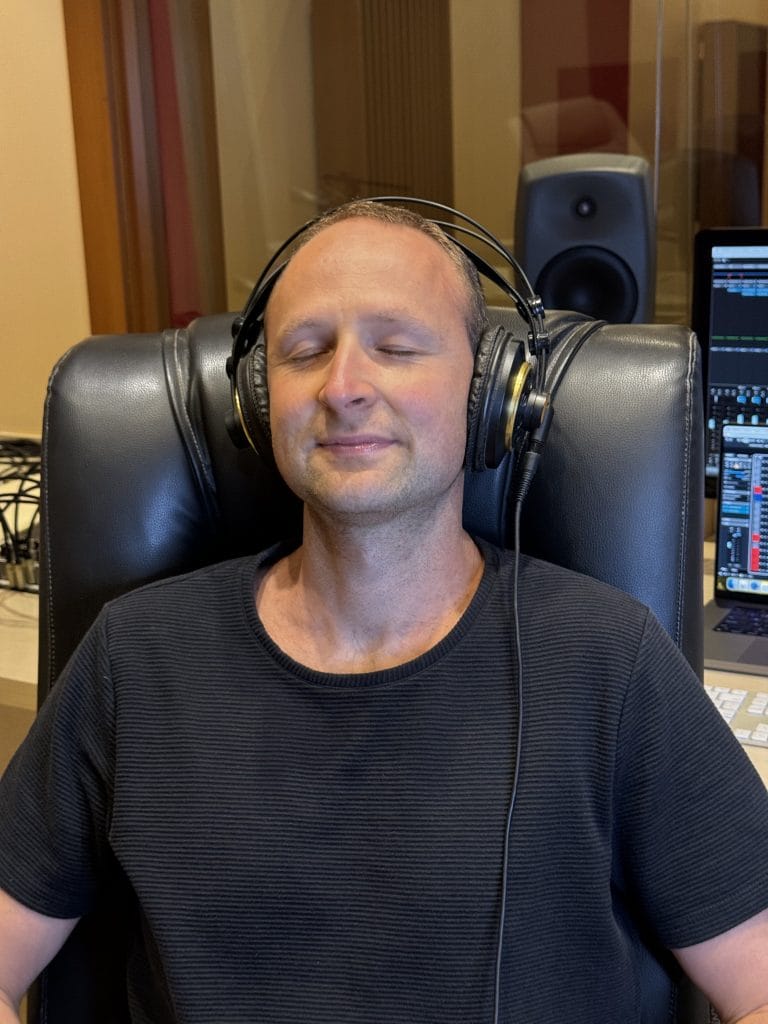 Mixagem compatível, Mixagem profissional, Compatibilidade de mixagem Testar mixagem em diferentes dispositivos, Mixagem para fones de ouvido, Mixagem para celular